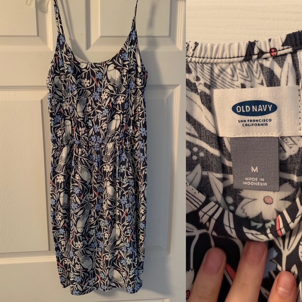 Size M Old navy pattern dress